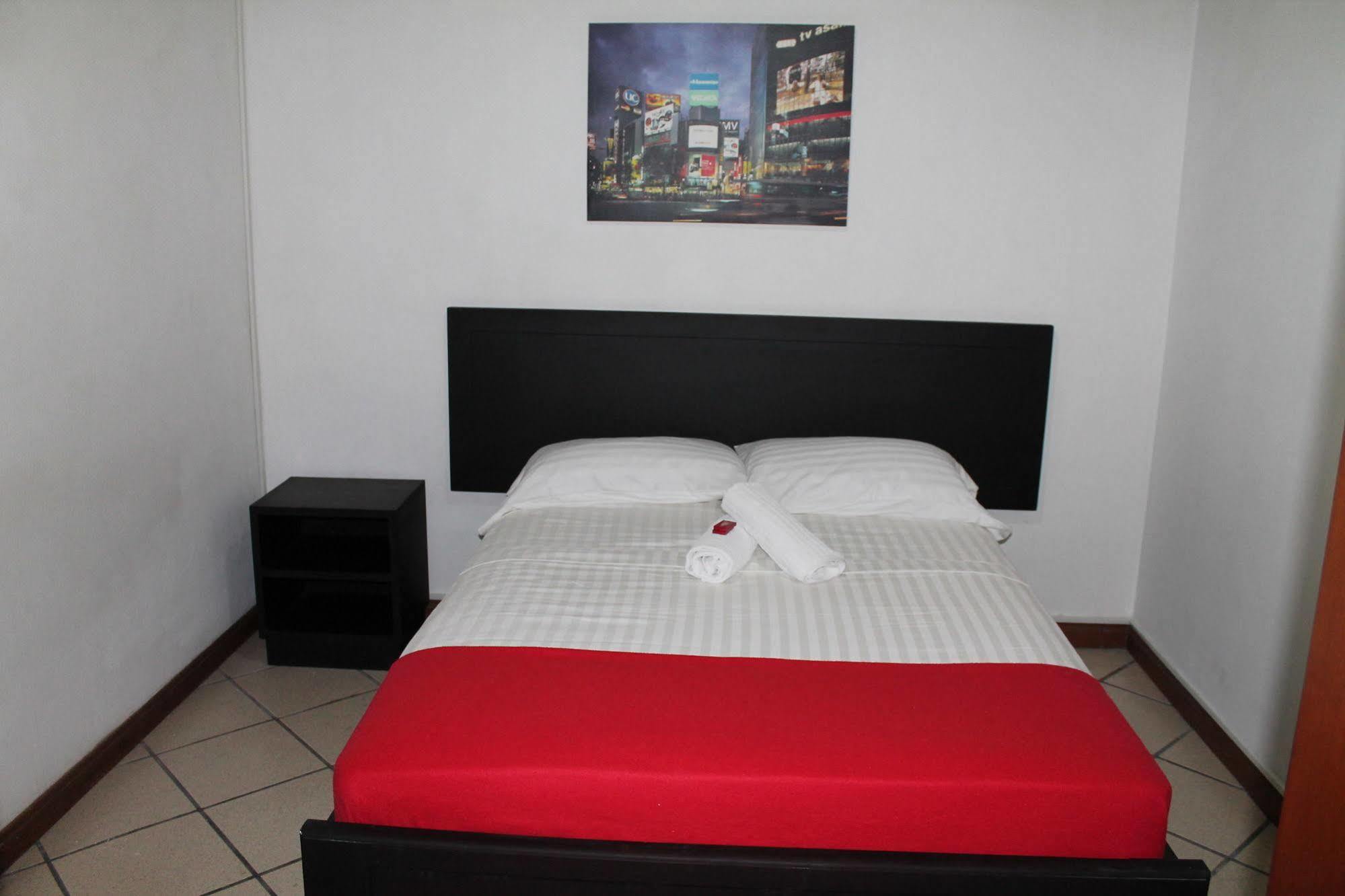 Pasadena Hostel กาลี ภายนอก รูปภาพ